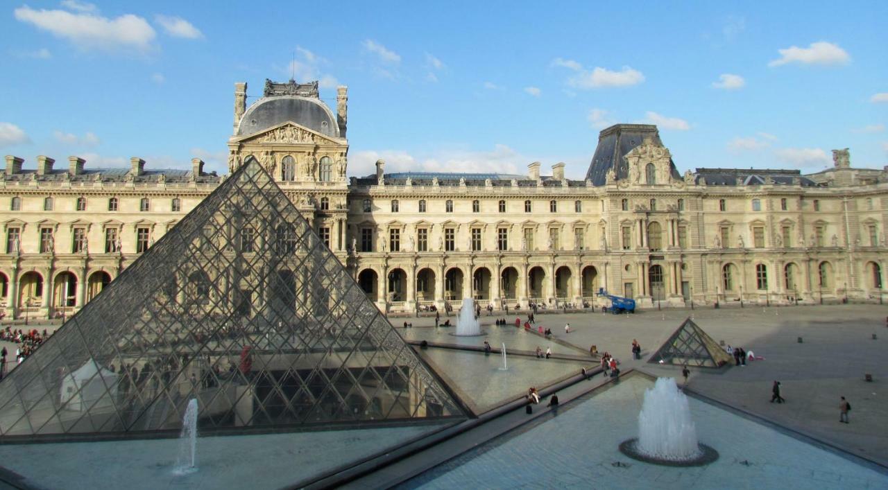 Love Nest In Saint-Michel Paris Bagian luar foto