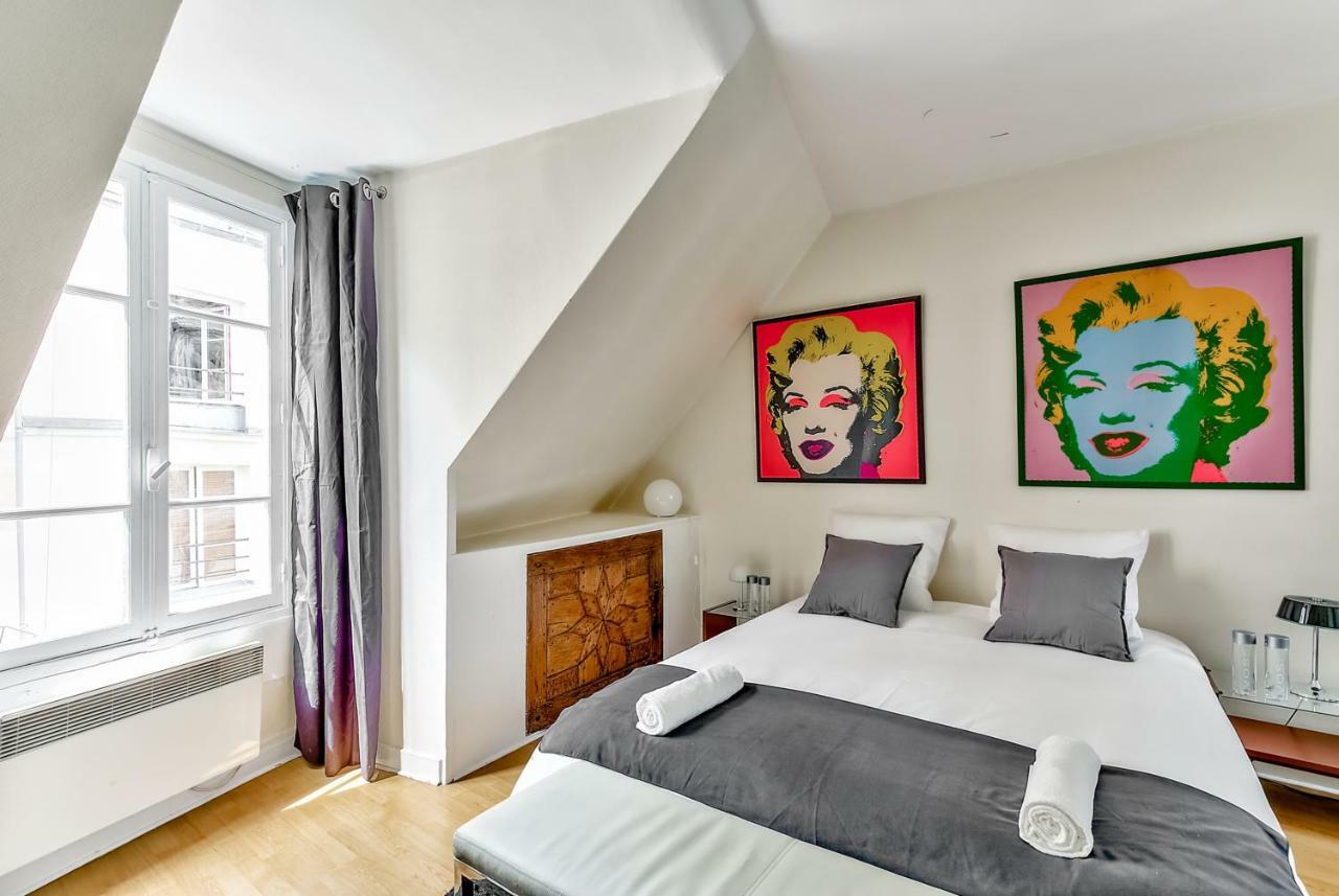 Love Nest In Saint-Michel Paris Bagian luar foto