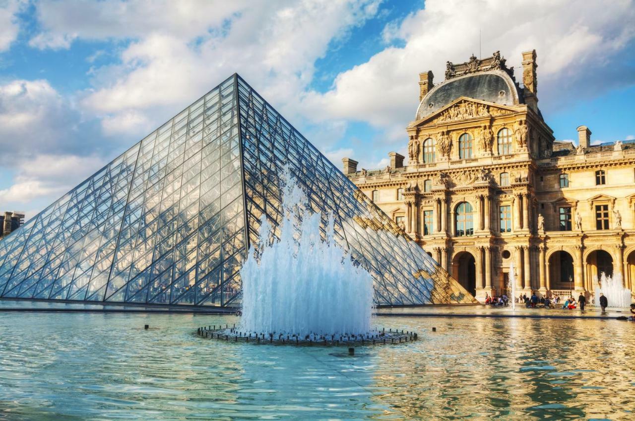 Love Nest In Saint-Michel Paris Bagian luar foto